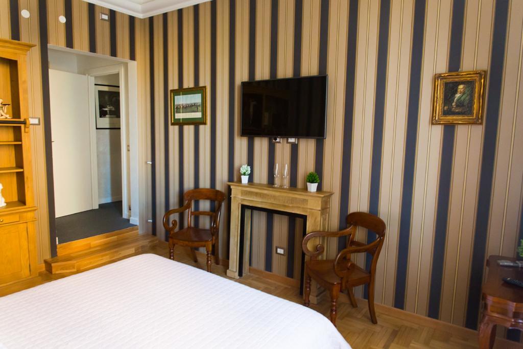 Landlord In Trastevere Rome Room photo