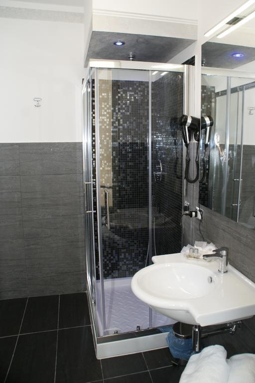 Landlord In Trastevere Rome Room photo