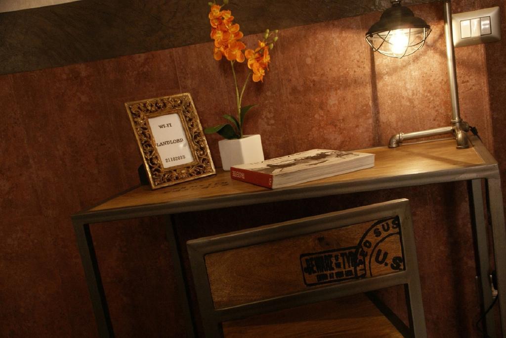 Landlord In Trastevere Rome Room photo
