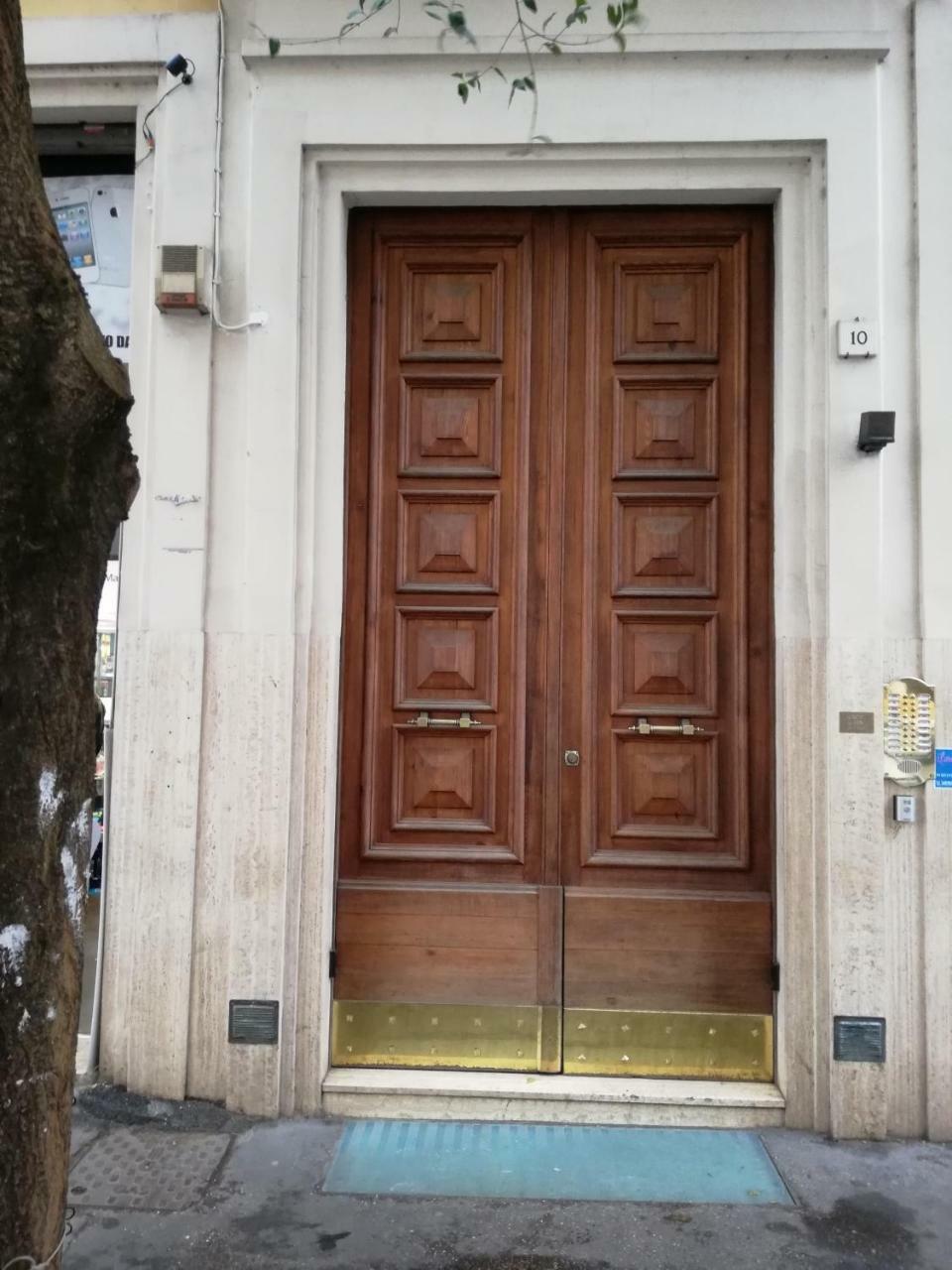 Landlord In Trastevere Rome Exterior photo
